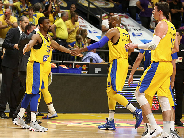 האליפות צהובה (אלן שיבר)