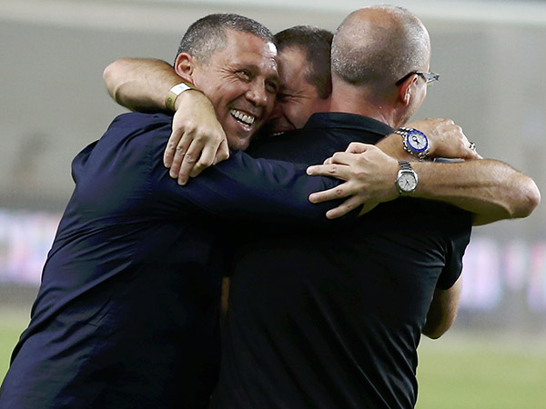 קבוצה בדמותו. קלינגר (אלן שיבר)