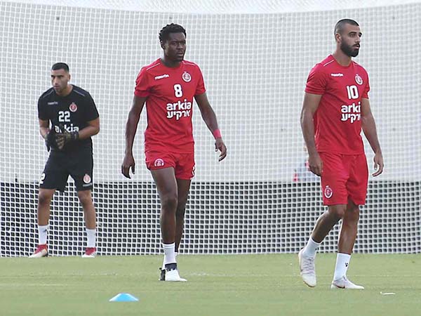 ברנרדו יורד להגנה (אלן שיבר)