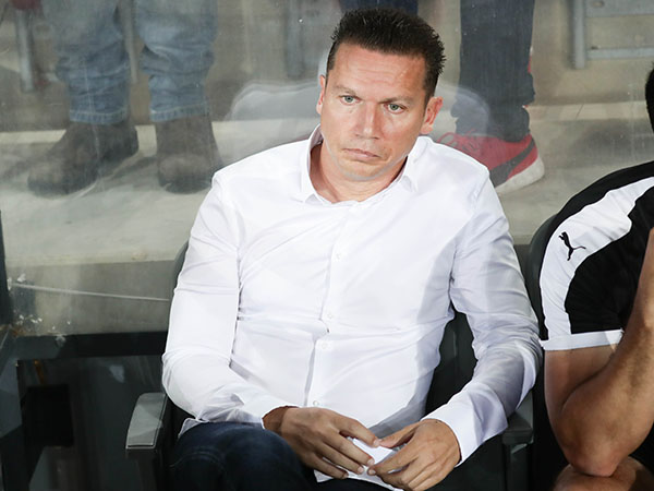 ברק בכר, הרבה כאבי ראש (דני מרון)