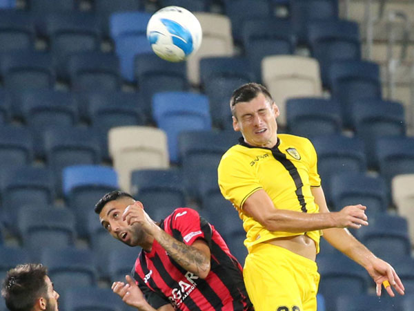 פתח לראשונה מול הפועל חיפה (יוסי שקל)