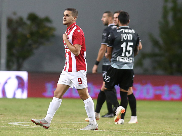 הפועל ת"א בצרות (אלן שיבר)