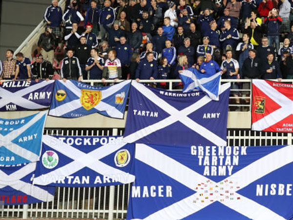 יחכו לישראל בגלאזגו. אוהדי סקוטלנד (getty)