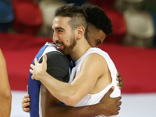 יהיו חיוכים גם בשישי? (אלן שיבר)