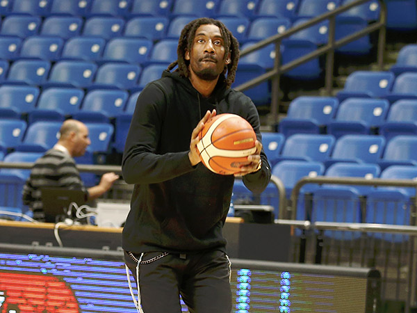 הפתרון טמון באזרוח סטודמאייר? (אלן שיבר)