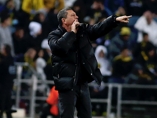 לקח קשה את ההדחה. קלינגר (אלן שיבר)