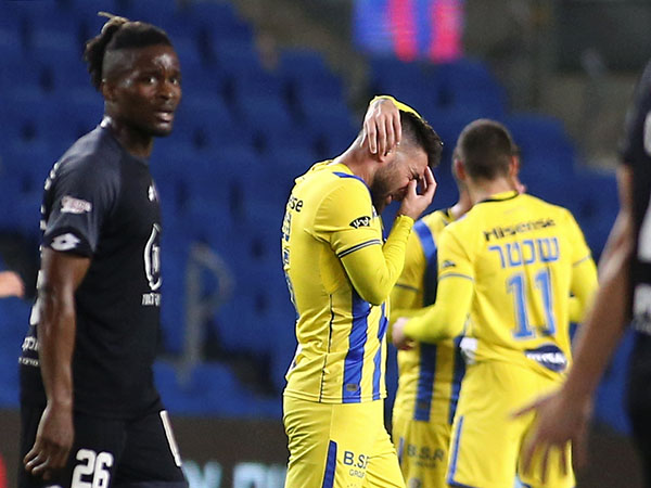 שוב במרכז העניינים. עטר (אלן שיבר)