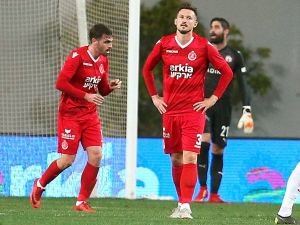 הפועל ת"א לא מצליחה לברוח לתחתית (אלן שיבר)