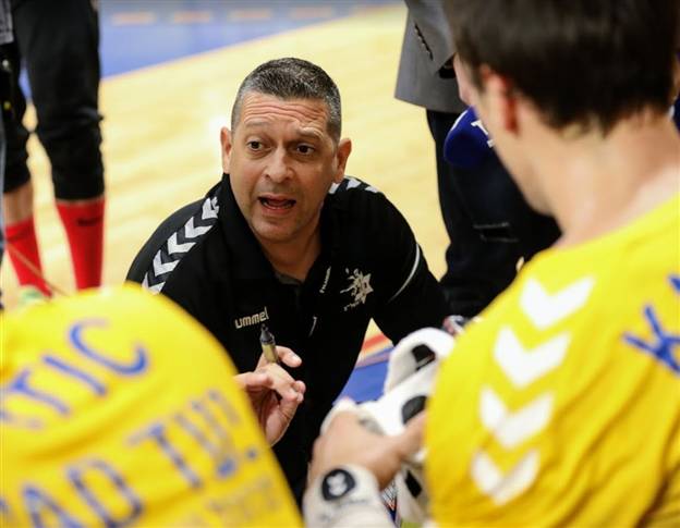 פרנקל. לא חושב שהוא אובר פייבוריט (הדר ואן קולא, איגוד הכדוריד)