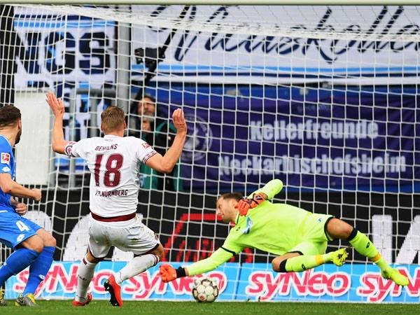 ברנס כובש את השוויון הזמני לנירנברג מול הופנהיים (Photo by Matthias Hangst/Bongarts/Getty Images)