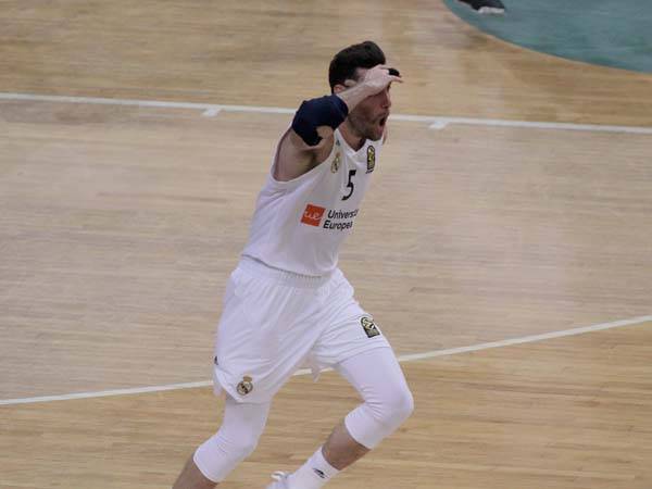 פרננדס. לא מאמין שזה נכנס (Panagiotis Moschandreou/EB via Getty Images)