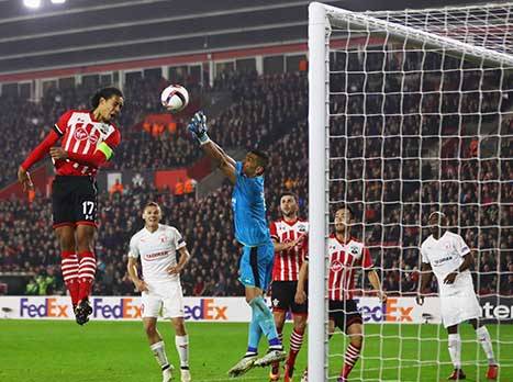 גורש מול ואן דייק. חוויות בלתי נשכחות באירופה (getty)