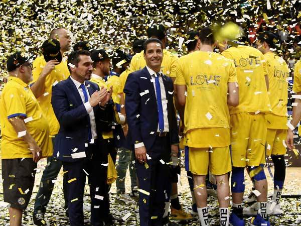 יש אליפות למכבי ת"א (צילום: אלן שיבר)