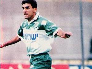 אלון מזרחי. למישהו היה ספק שהוא בפנים? (האתר הרשמי של מכבי חיפה)