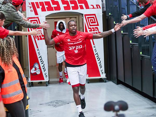 נשאר אדום. בראון (דני מרון)