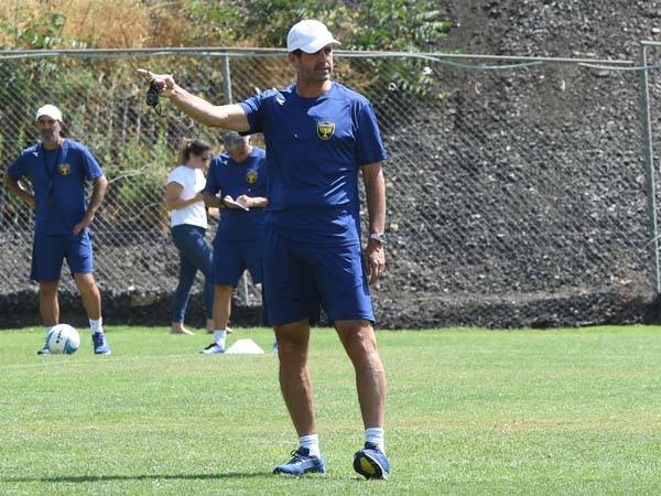 מחר הבכורה על הקווים. רוני לוי (צילום: ברני ארדוב)