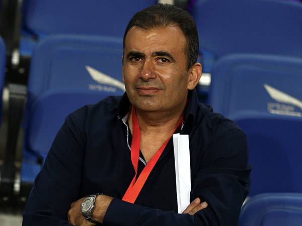 "יש לדגני סעיף שחרור". איציק ניסנוב (אלן שיבר)