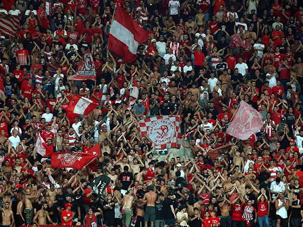 הפועל ת"א נענשה על התנהגות אוהדיה (לירון מולדובן)