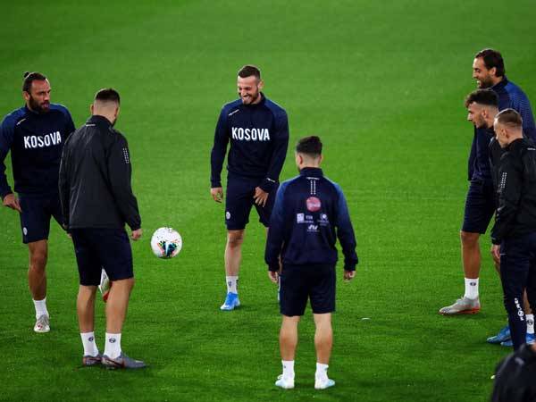 נבחרת קוסובו. ההפתעה של המוקדמות (Getty)