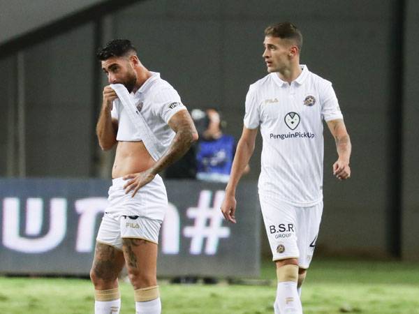 אכזבה קשה במכבי ת"א אחרי ההפסד בגמר גביע הטוטו (צילום: דני מרון)