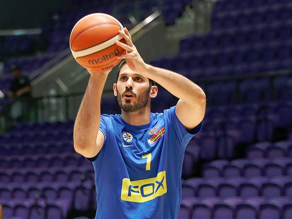 כספי. "קיבל חוזה יפה" (אלן שיבר)