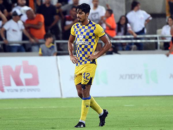 קשר מכבי ת"א ייעדר בחודש הקרוב. פרץ (צילום: ברני ארדוב)