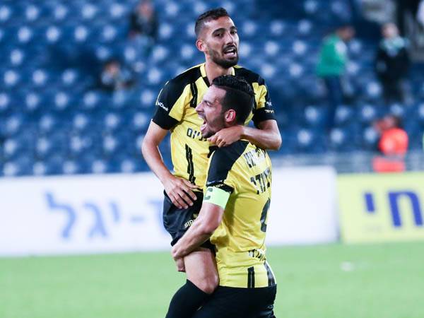 חילוף שניצח משחק. אדרי חוגג (דני מרון)