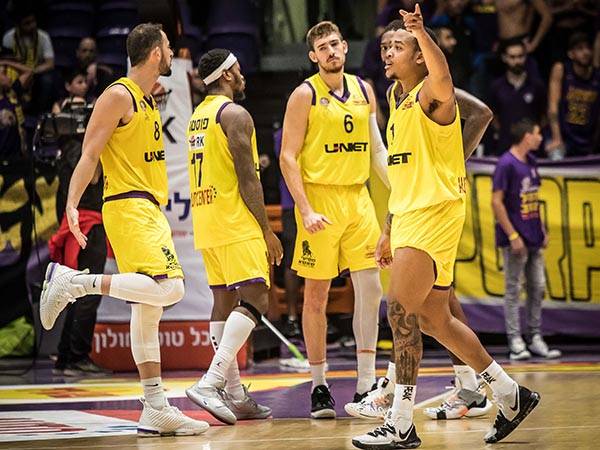 מפגן נפל בצהוב (עודד קרני)