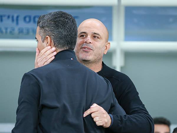 אבוקסיס וסילבס. "ניצחון שהוא אמירה" (מאור אלקסלסי)