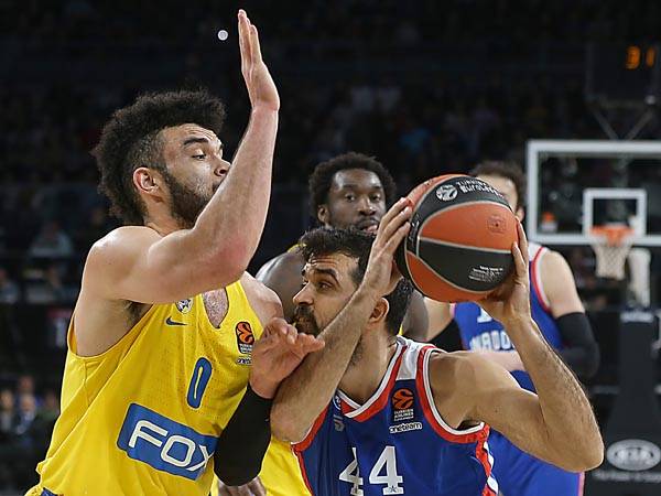 סימון מול בראיינט. מהמצטיינים של אנדולו (אתר היורוליג)