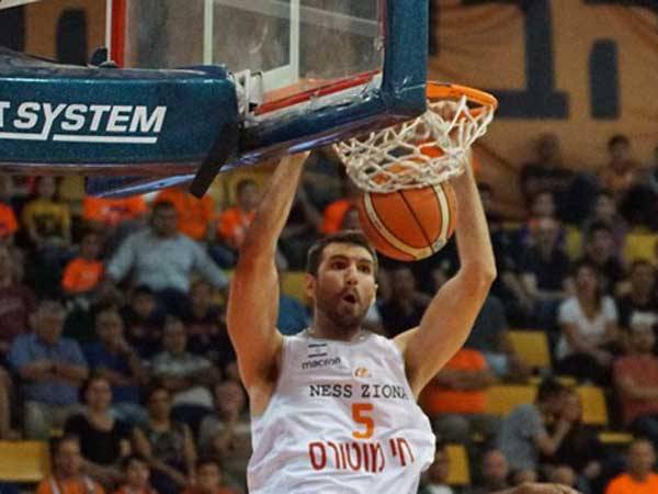 וויטי, מאכזב מעט בתקופה האחרונה (FIBA)