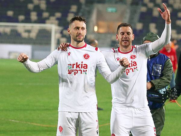 ניצחון שלישי רצוף (אלן שיבר)