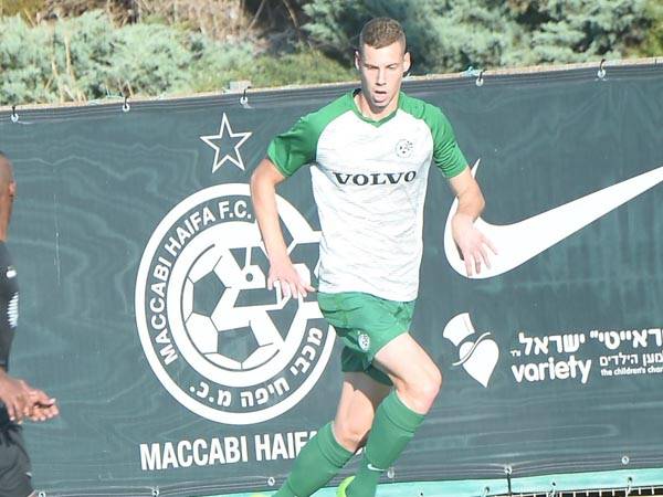 בדרך לאיטליה? פודגוראנו במדי קבוצת הנוער (באדיבות האתר הרשמי של מכבי חיפה)