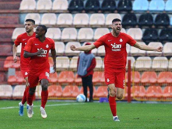 שער שני העונה לברדע. (לירון מולדובן)