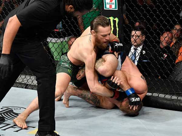 האירי מחץ את ה"קאובוי", לשופט לא הייתה ברירה (getty)