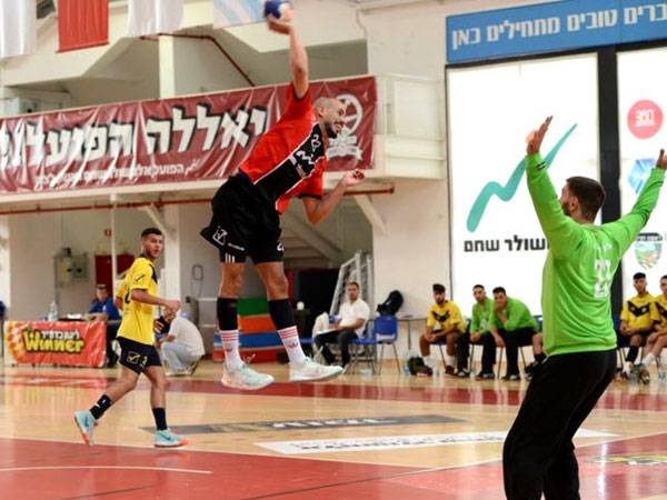 עוז חממי במפגש הקודם מול דימונה (גבי אלאלוף, הפועל ראשל"צ)