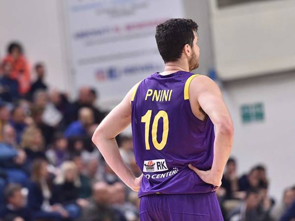 פניני. חולון כבר לא תלויה בעצמה (FIBA)