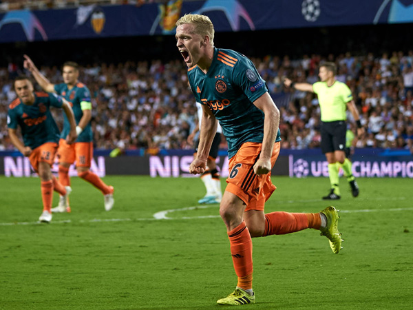 ברצלונה תחטוף אותו מריאל? ואן דה ביק (GETTYIMAGES)