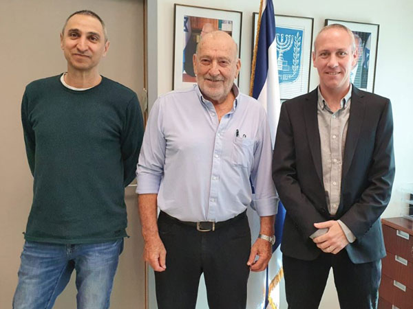השר טרופר ונציגי איגוד הכדורסל