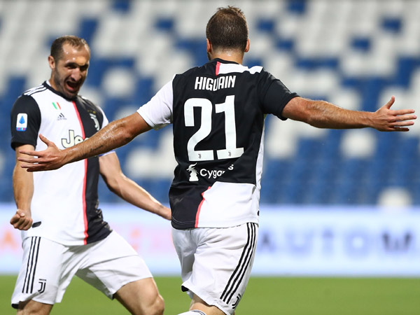 היגוואין. חגג 0:2 (Getty)