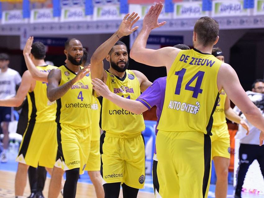 קרובים לרבע הגמר (FIBA)