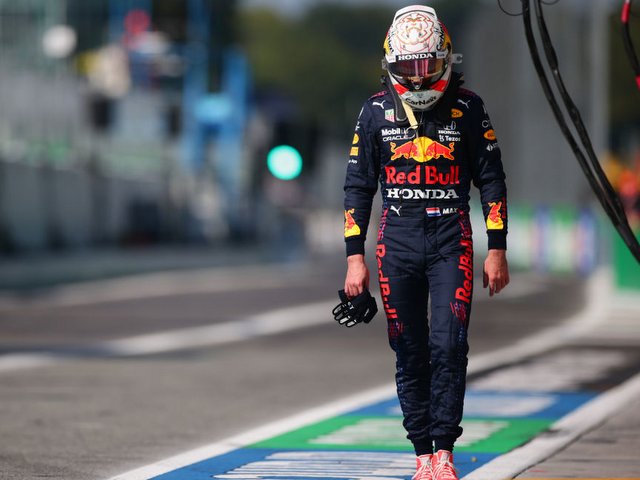 מקס בדרך חזרה למחנה