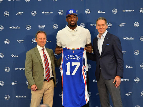 "זה תמיד היה החלום האמיתי שלי". לסור מוצג במדי הסיקסרס (getty)