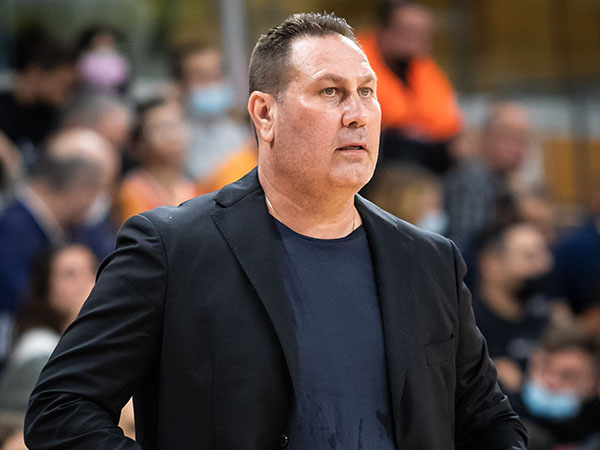 גודס. המאמן הראשון בעונה כושלת (אלן שיבר)