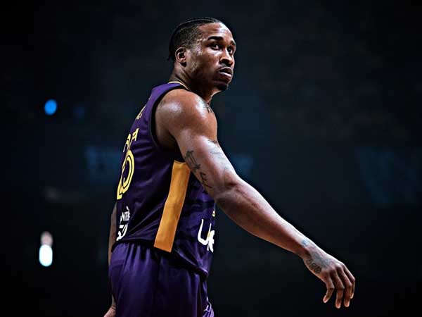 (FIBA)