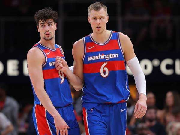 ציפיות נמוכות מקבוצתם. פורזינגיס ואבדיה (GETTY, Kevin C. Cox)