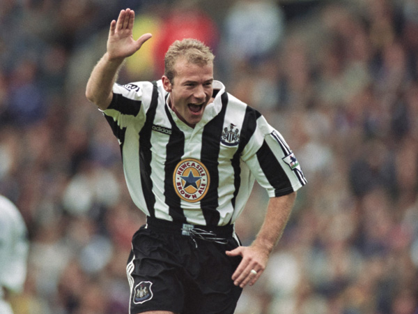 אלן שירר. שלושער לרשת של סכנין (Photo by Shaun Botterill/Allsport/Getty Images/Hulton Archive)