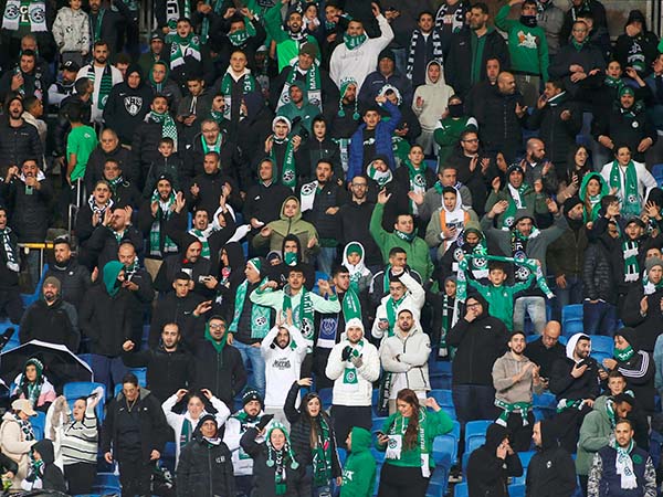 התכוננו לעוד ערב של משחק מרכזי (צילום: אלן שיבר)