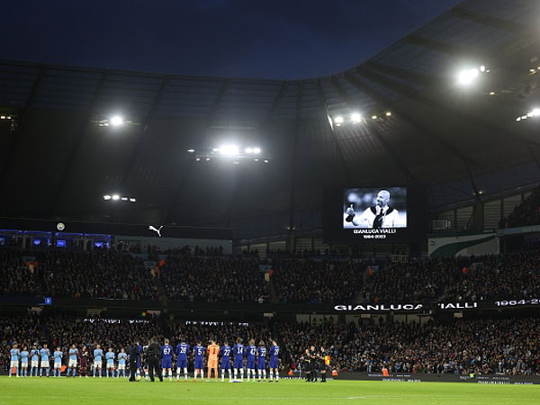 המשחק נפתח בדקת מחיאות כפיים לוויאלי (GETTY)