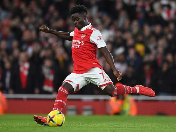 בוקאיו סאקה. עוד כוכב נשאר בארסנל (GETTY)